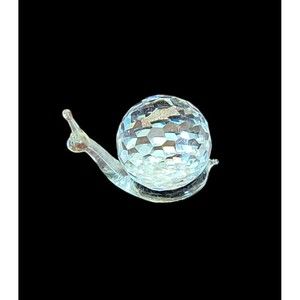 Iris Arc Crystal Snail with Round Crystal Body Figure